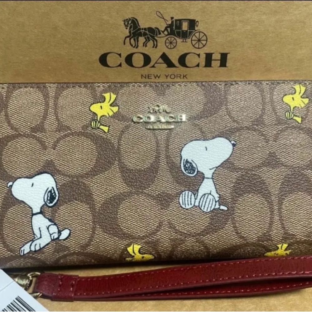 Coach X Peanuts long zip around wallet